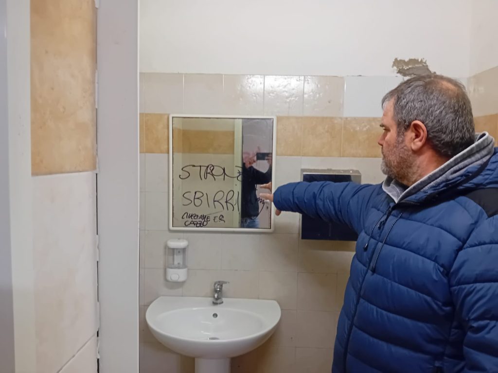 Cerveteri, atti vandalici nei bagni pubblici. Piergentili: "Dopo una settimana nulla è cambiato"