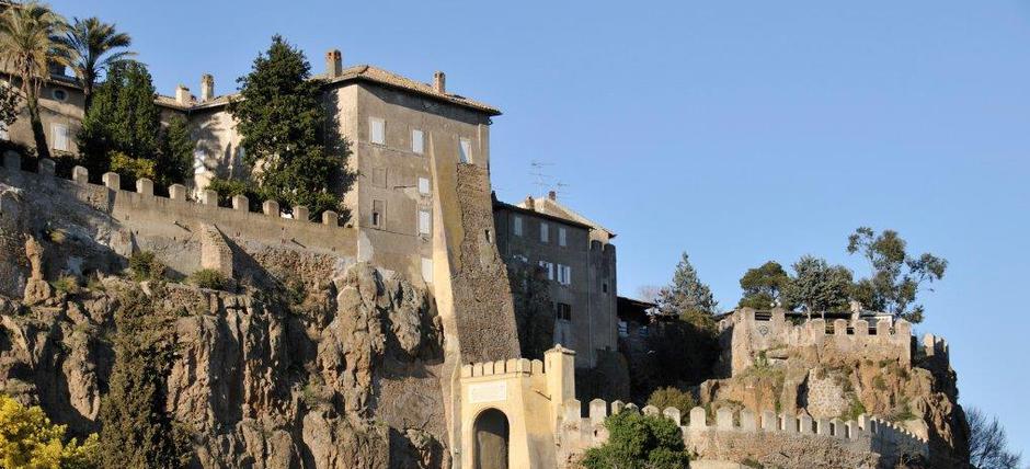 Nel 1503 anche il geniale Leonardo da Vinci partecipò all’assedio di Ceri