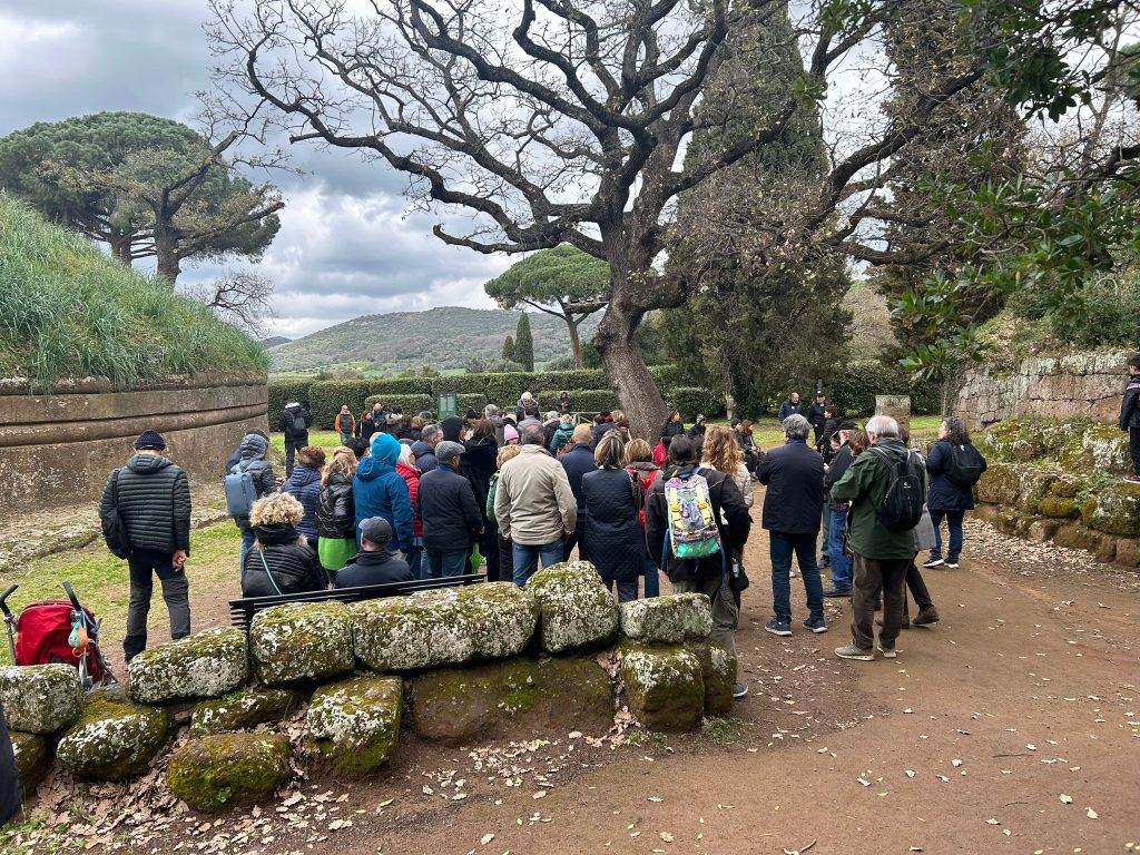 Domenica al Museo: bagno di folla all’interno della Necropoli della Banditaccia di Cerveteri