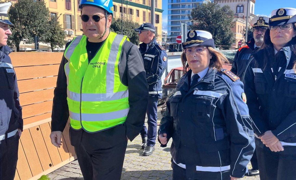 Fiumicino: esercitazione per il montaggio delle barriere antiesondazione