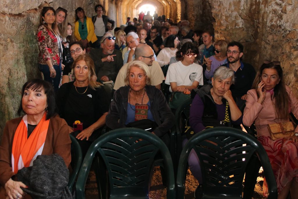 Bagno di folla per la conferenza-spettacolo di Agostino de Angelis: “Ladispoli, sulle tracce dell’antica Roma”