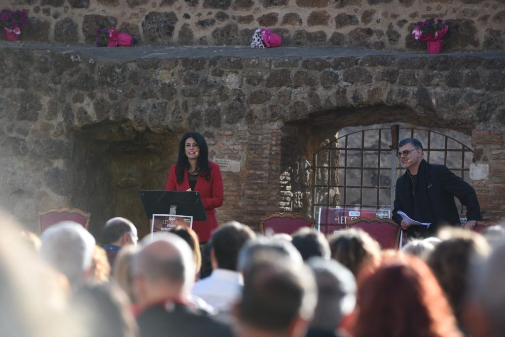 Cerveteri, piazza gremita per il Premio Strega e il Festival Letterario Etrusco