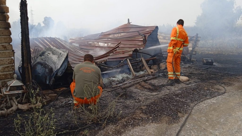 Cerveteri, incendio in via di Migliorie di Passo di Palo