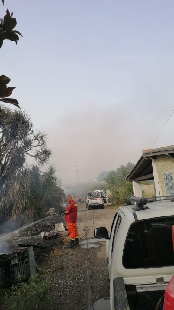 Cerveteri, incendio in via di Migliorie di Passo di Palo