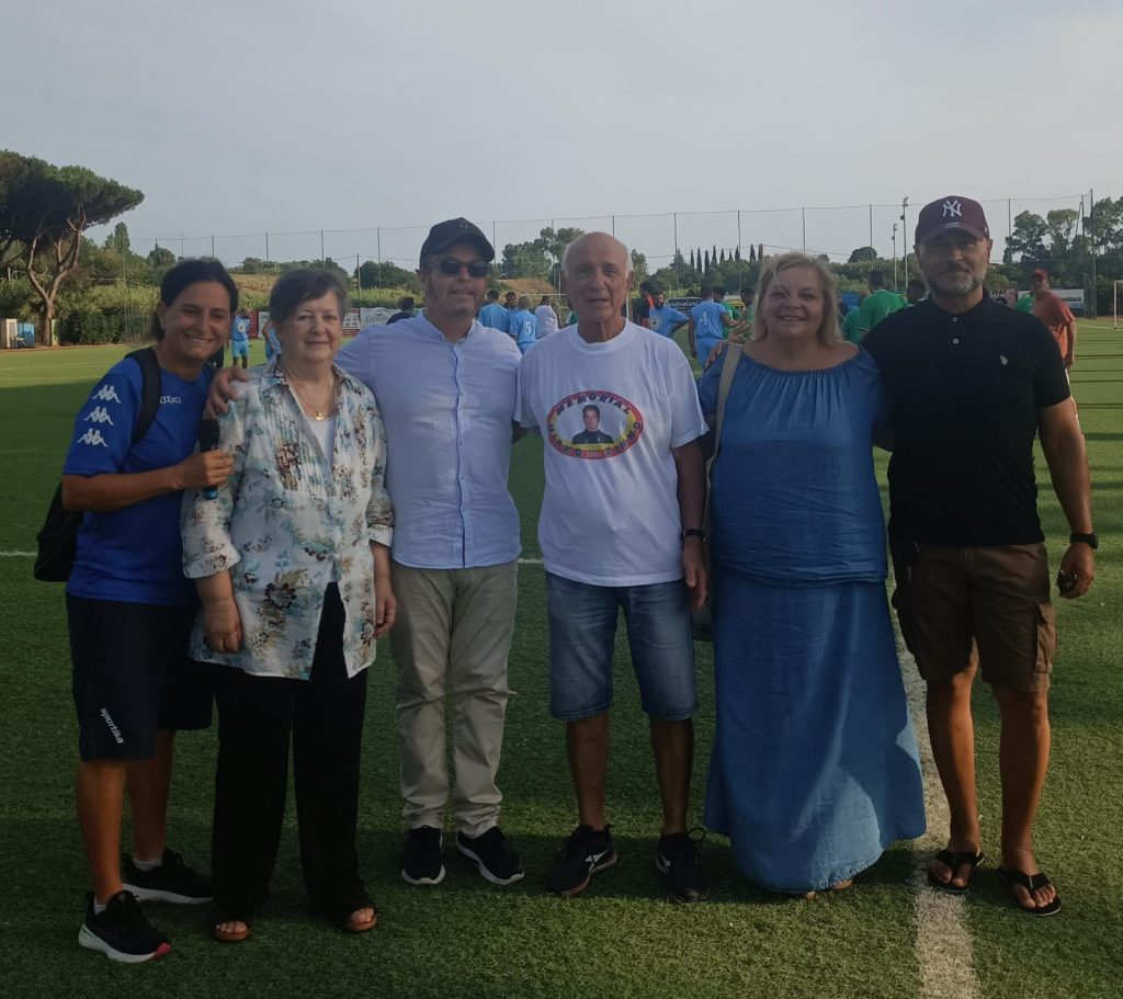 Al Galli in campo gli amici che si sono stretti intorno ai genitori Ezio e Maria