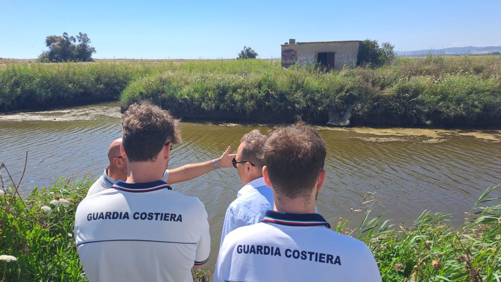 Campo di Mare: nessun liquame alla foce dello Zambra, solo acqua ristagnata e detriti