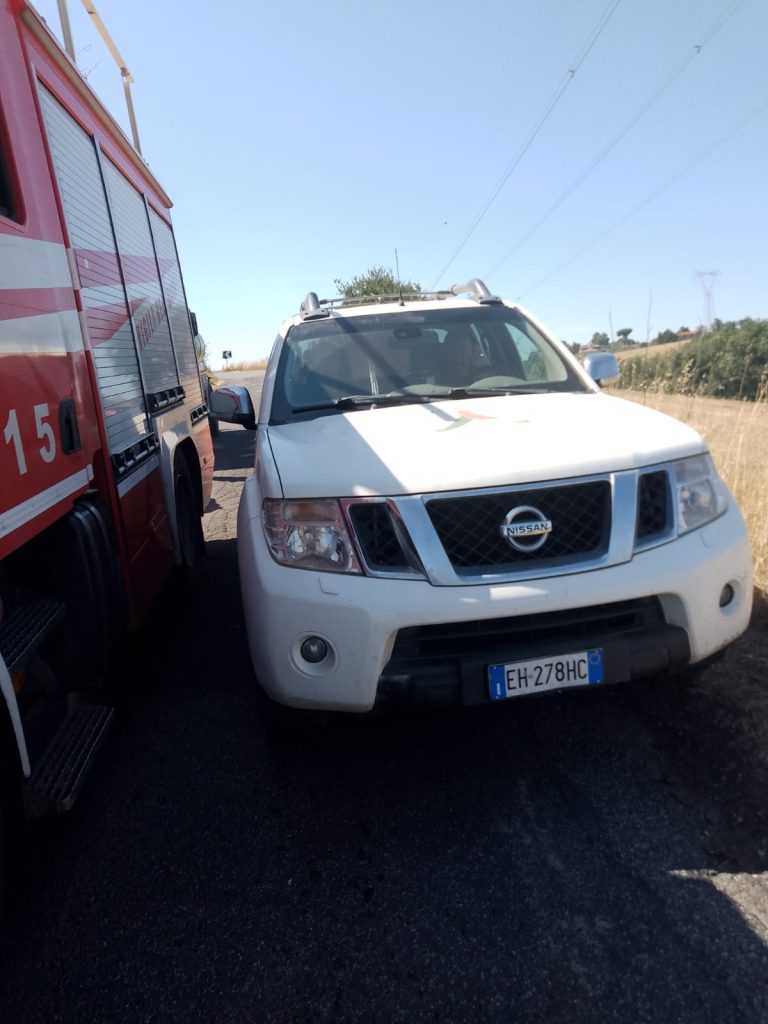 Cerveteri, fiamme in via Casetta Mattei