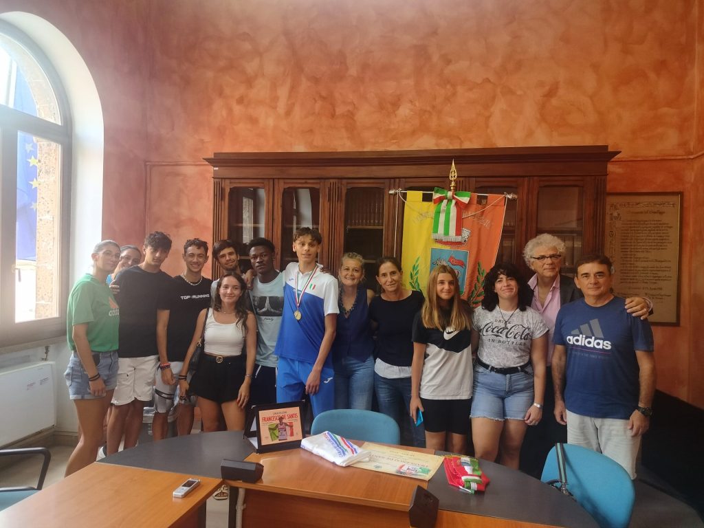 Atletica, Francesco De Santis di Cerveteri parte per i Mondiali in Perù: oggi il saluto e l’augurio del Sindaco Gubetti