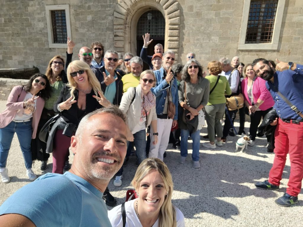 Successo della visita guidata accessibile grazie alle Guide turistiche sorde al Castello Odescalchi di Palo