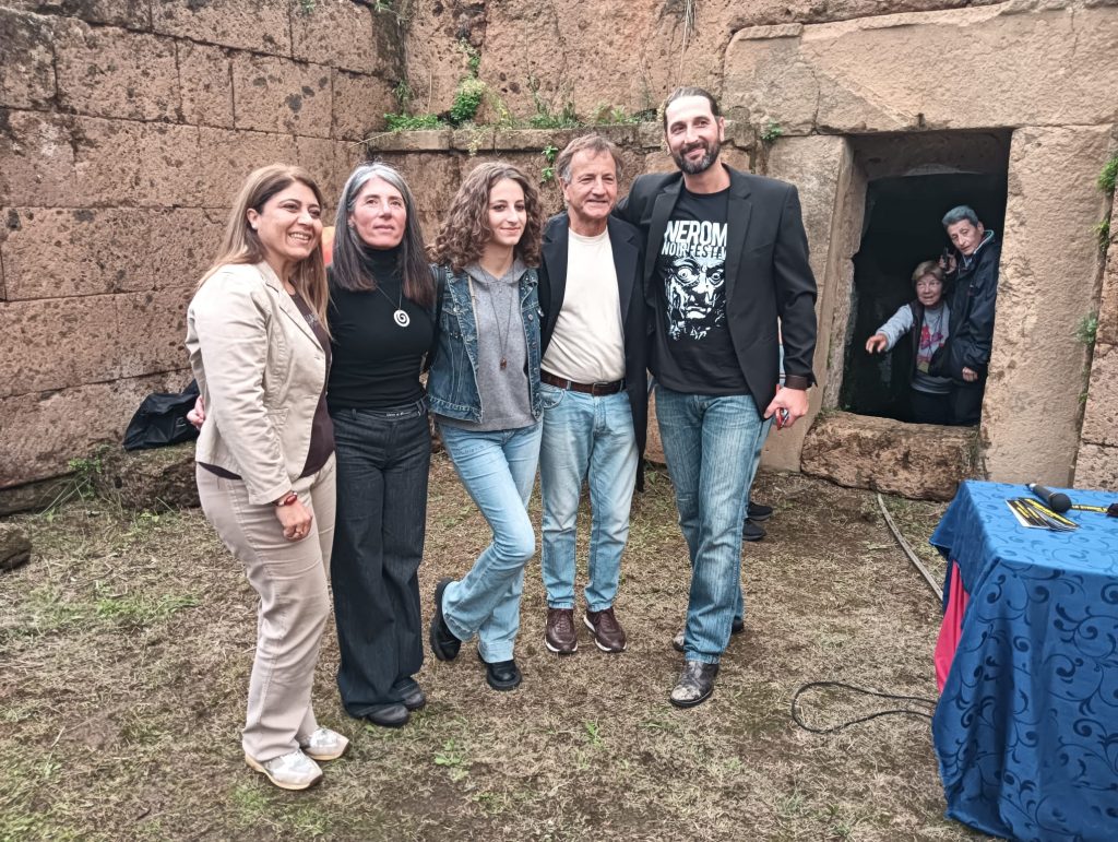 Cerveteri, successo per la presentazione de “La strada non aspetta” di Roberto Frazzetta 
