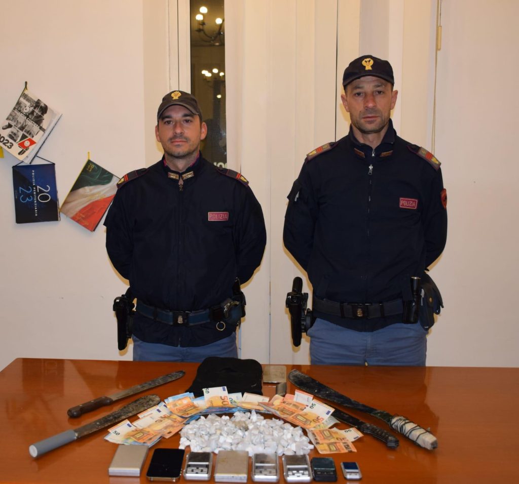 Civitavecchia, aveva allestito una base di spaccio in una boscaglia: arrestato un 25enne marocchino
