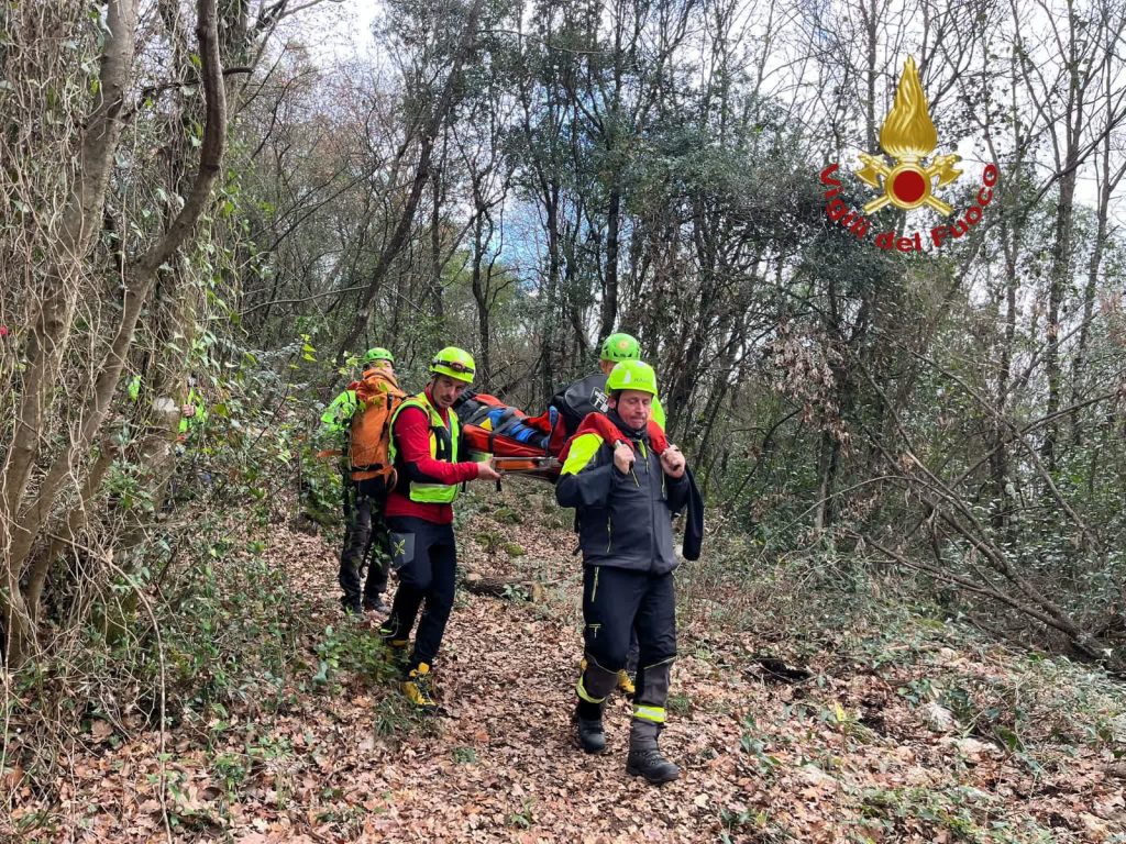 Ciclista salvato a Tivoli da un elicottero dei Vigili del Fuoco