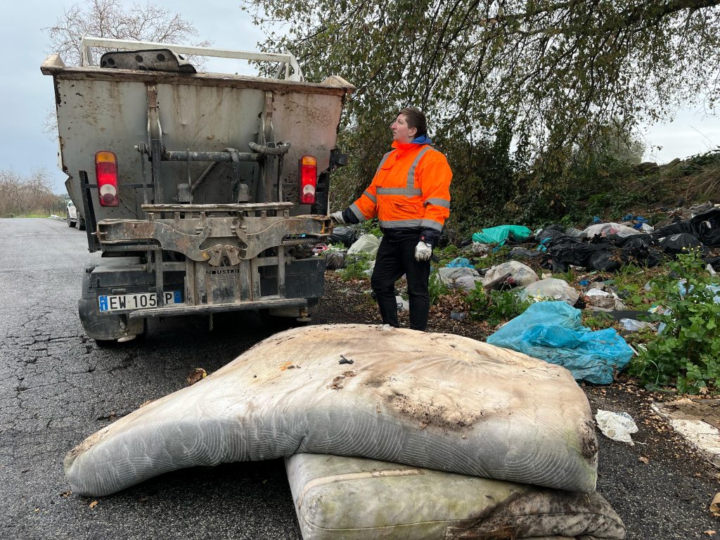 Civitavecchia attiva gli ispettori ambientali: più controlli e prevenzione contro l’abbandono dei rifiuti