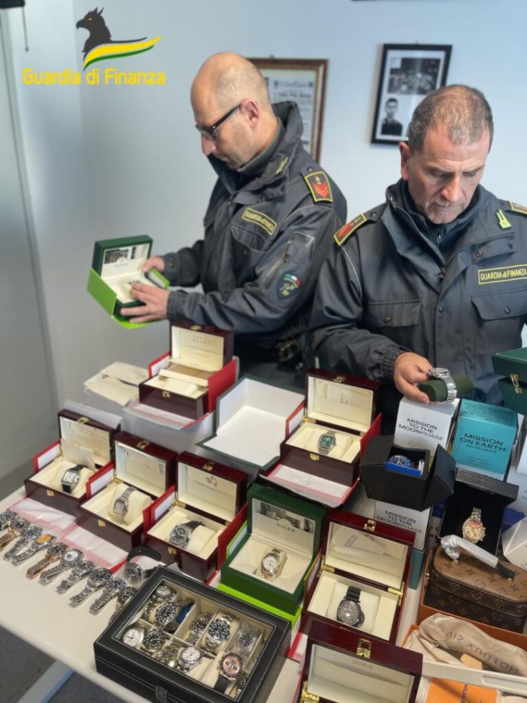 Guardia di Finanza, scoperta centrale di contraffazione a Ladispoli