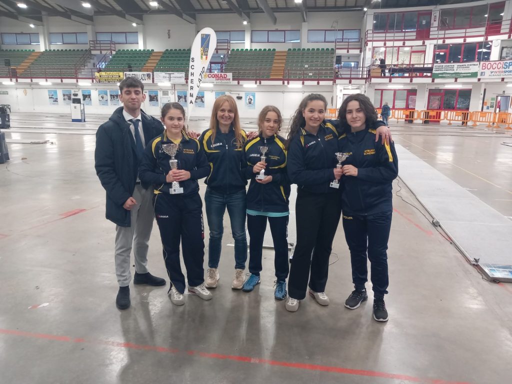 Cerveteri, l'Etruria scherma conquista titolo e tre coppe al Campionato Regionale Under 14