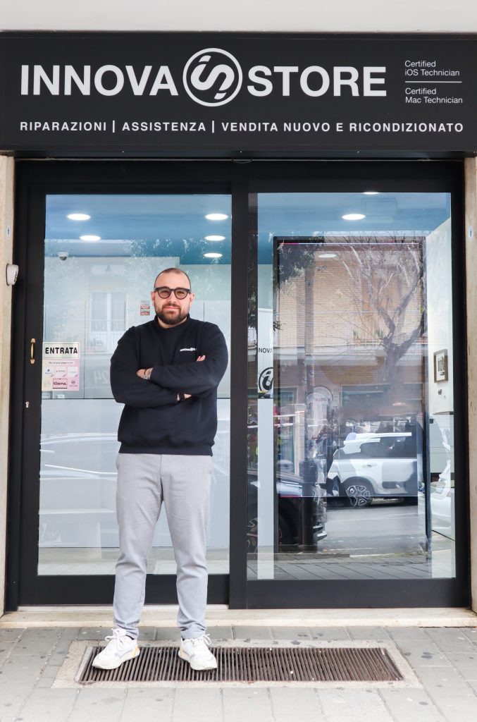 Alessandro Meggiorin e il suo INNOVA STORE, un punto di riferimento per gli amanti di Apple a Ladispoli