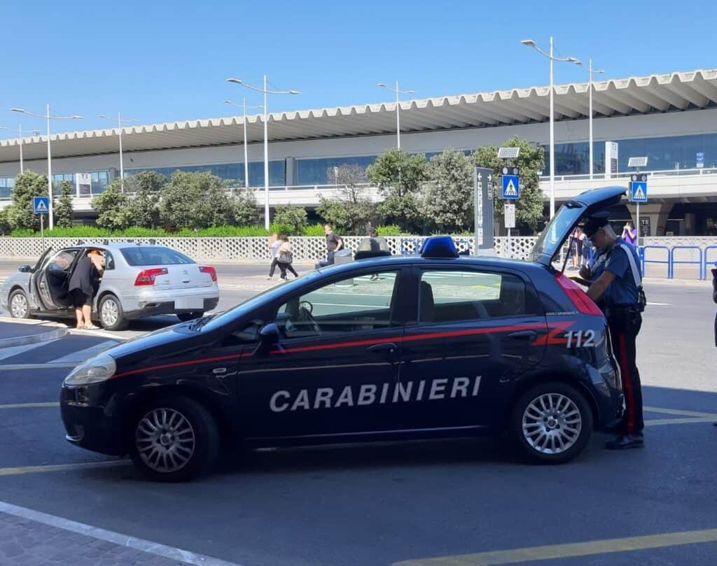 Aeroporto Fiumicino, rubano al duty free: arrestate 2 persone