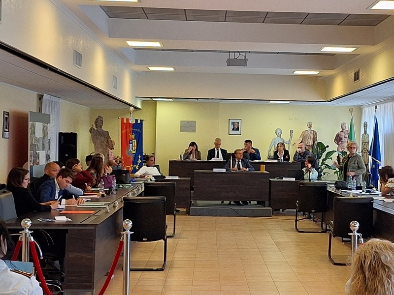 Santa Marinella, salta il Consiglio comunale per mancanza del numero legale. L’opposizione di centrodestra attacca la maggioranza