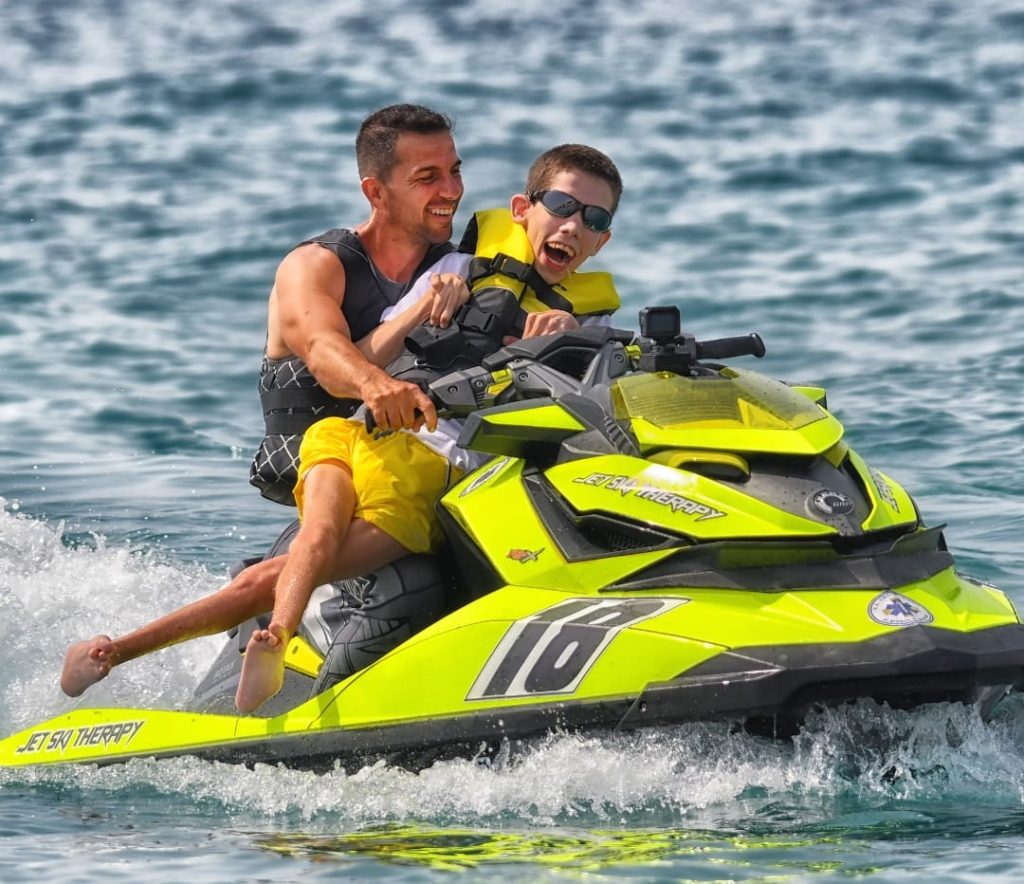 JetSki Therapy torna a Ladispoli. Due giorni di sport e inclusione in mare con il pluricampione Fabio Incorvaia