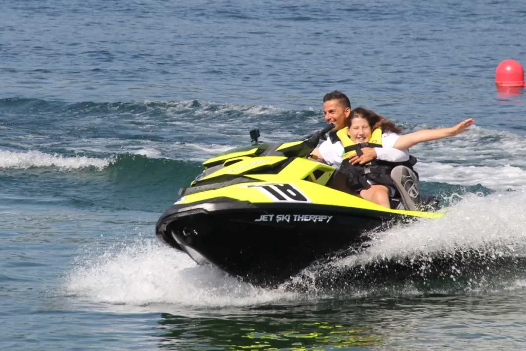JetSki Therapy torna a Ladispoli. Due giorni di sport e inclusione in mare con il pluricampione Fabio Incorvaia