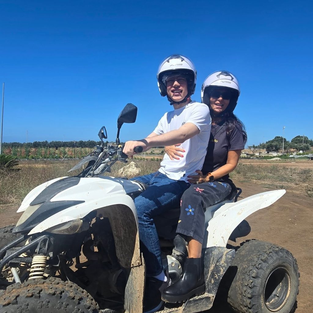 Sabrina Ferilli torna a Cerveteri: escursione in quad tra campagne e siti archeologici con il nipote