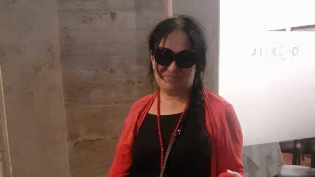 Roma, morta una guida turistica al Colosseo: “Con questo caldo lavoriamo fino allo stremo”