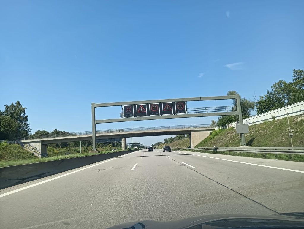 Incidenti causati da automobilisti che viaggiano contromano: la ricetta tedesca per evitarli