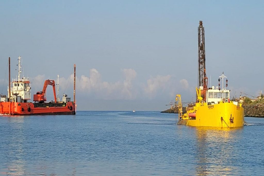 Foce del Tevere, continuano il lavoro di dragaggio a Fiumara Grande