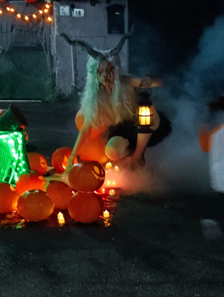Cerenova, vi presento il mio Halloween, con personaggi, filastrocche e 65 zucche