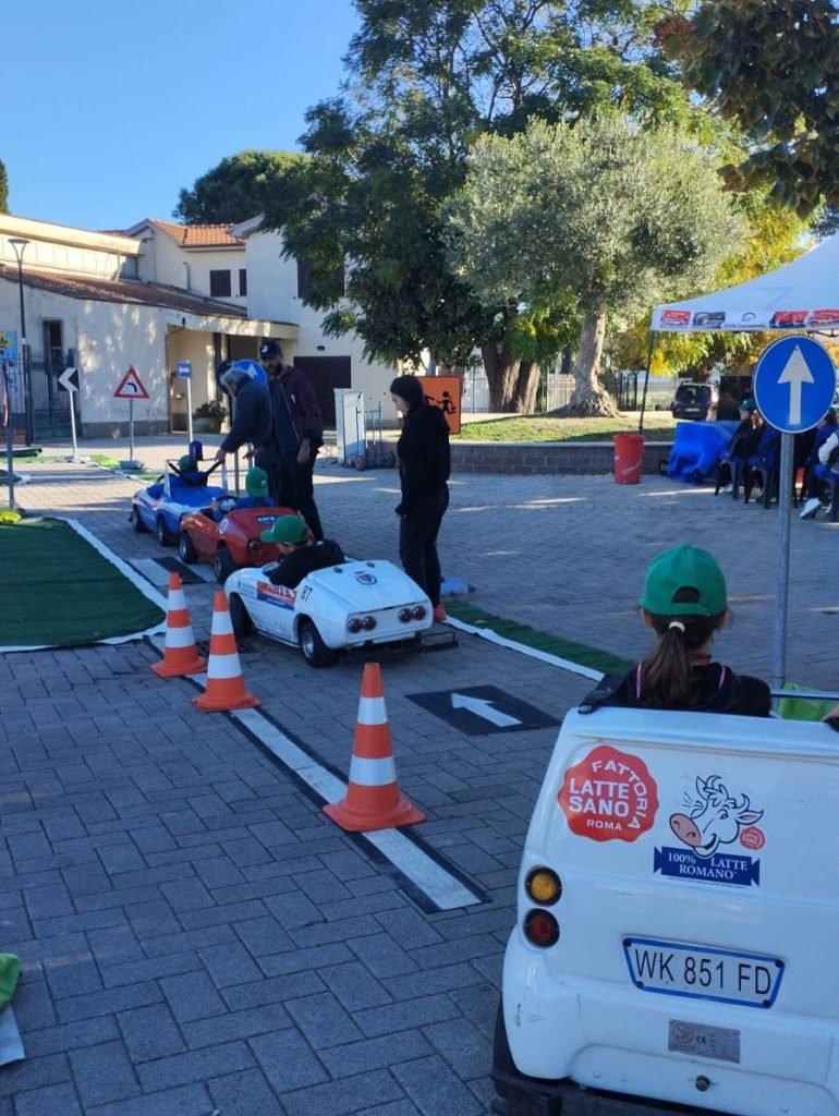 Anguillara, crescendo in sicurezza: i bambini hanno imparato insieme le regole della strada