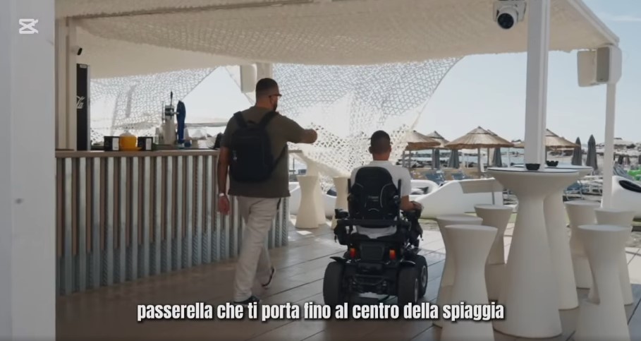 Passeggiata speciale” a Ladispoli: accessibilità messa alla prova da Daniele Turis con l’Assessore Porro