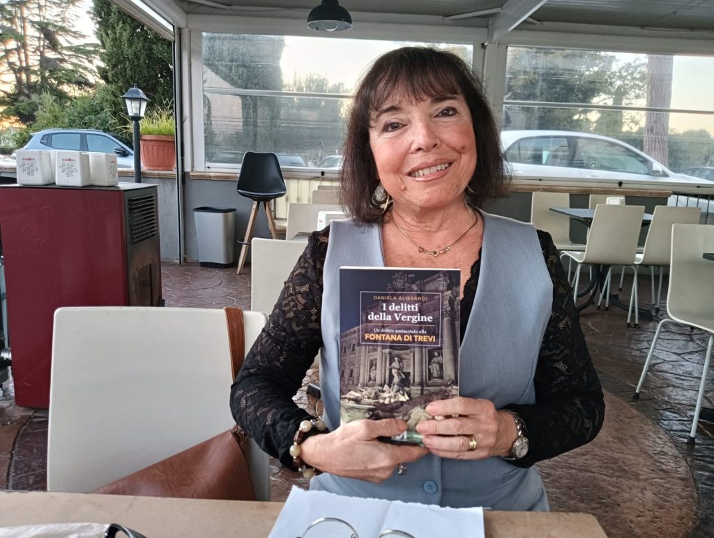 Il romanzo che esce e continua oltre il libro. Conversazione con Daniela Alibrandi tra antichi acquedotti di Roma e tour guidati tra le sue trame