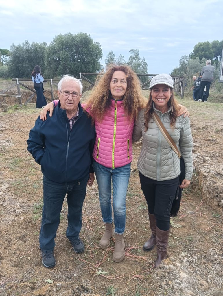 Cerveteri, la professoressa Simona Rafanelli ieri in visita alla Necropoli della Banditaccia e alla Tomba delle Cinque Sedie