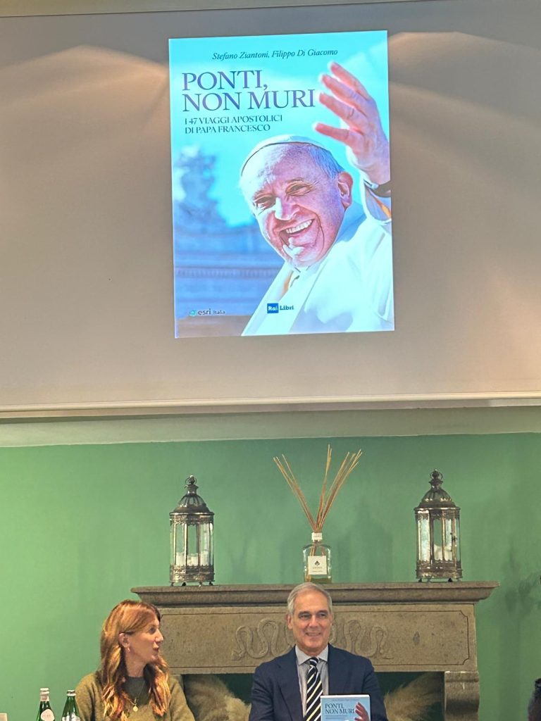 Ladispoli, la storia di Papa Francesco al Riva di Palo Resort nel libro "Ponti, non muri"
