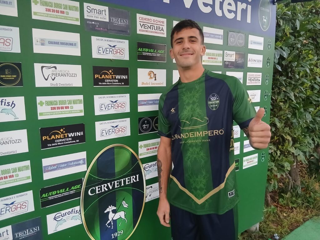 Nuova maglia del Cerveteri, contro il Campagnano al Galli la mitica maglia a strisce verde azzurra