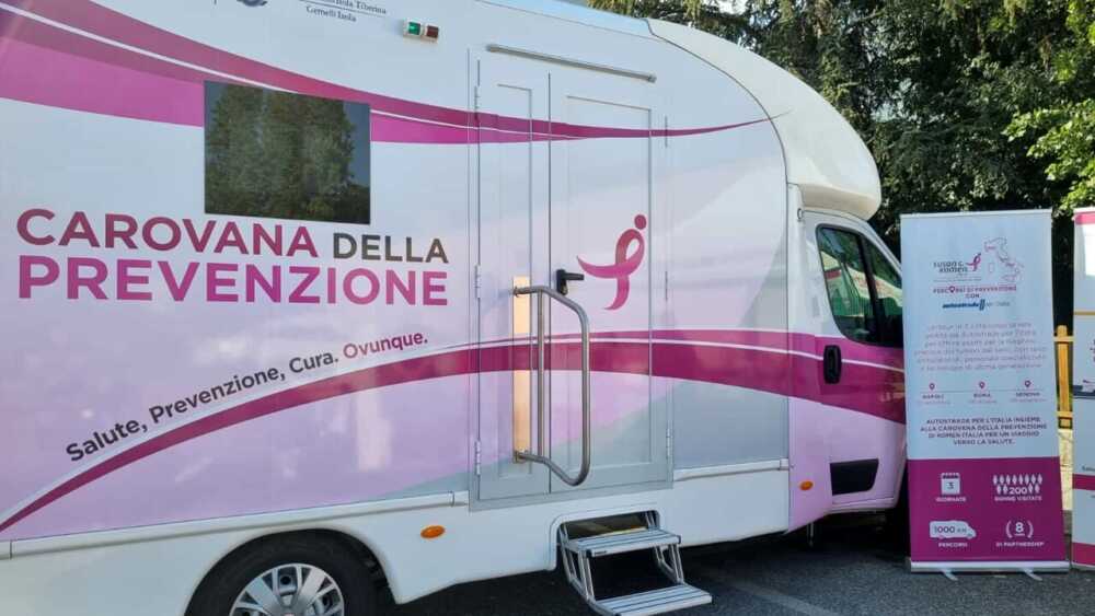 Tolfa, distribuito uno speciale annullo filatelico per la VI Campagna nazionale di sensibilizzazione sui tumori al seno