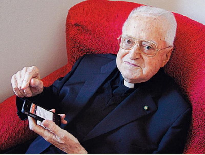 Padre Roberto Busa, il gesuita che insegnò a leggere ai computer e che ha cambiato la storia dell’informatica