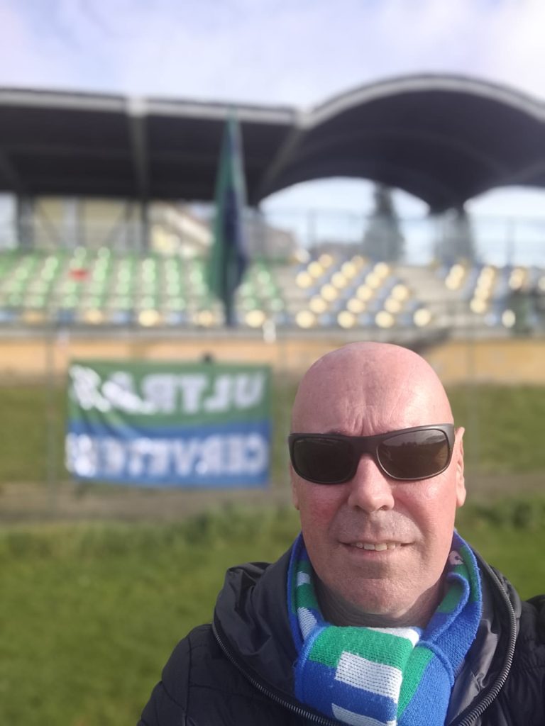 Il Cerveteri calcio vive finché c’è qualcuno sugli spalti: la lezione di Davide, unico ultras a Canepina