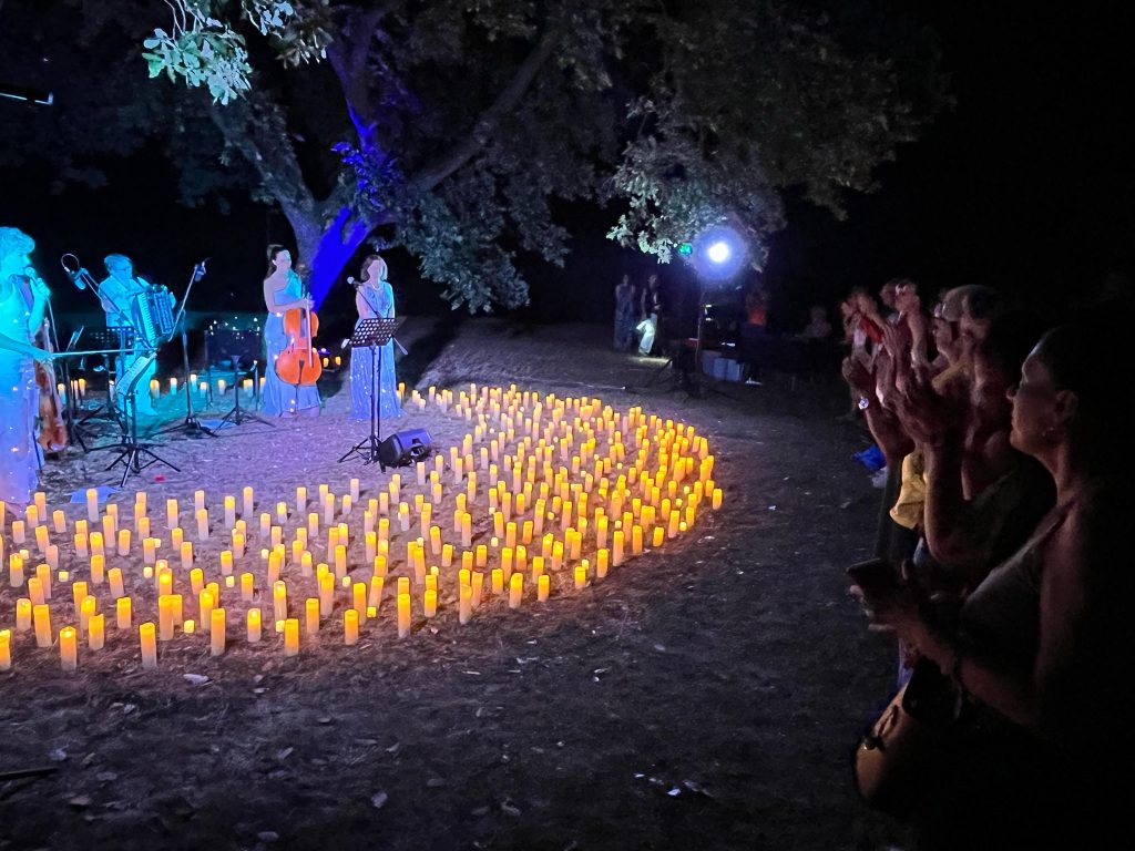 A Cerveteri torna la magia de “Le Capinere”. Al Granarone un concerto al lume di 500 candele di uno straordinario ensemble tutto al femminile