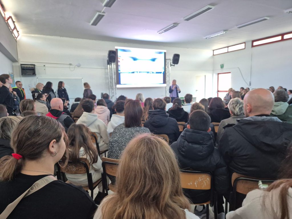 ISIS “Enrico Mattei”: grande partecipazione al primo Open Day