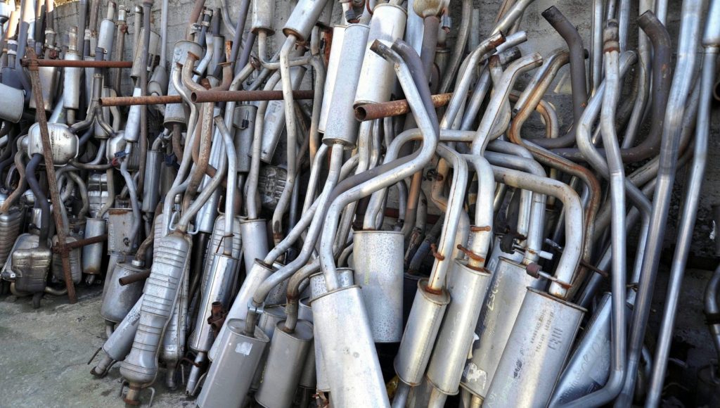 Ladispoli, torna l’allarme al Cerreto per i furti di marmitte catalitiche. Due denunce ai carabinieri