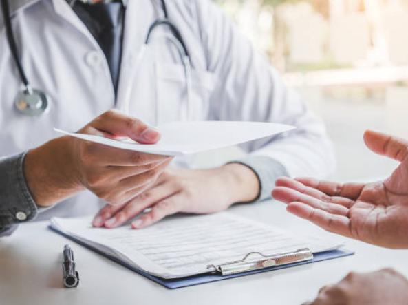 Ricette, stop ai “sei mesi per tutti”. Per migliorare le liste d’attesa, dal 1° febbraio cambia la validità delle prescrizioni