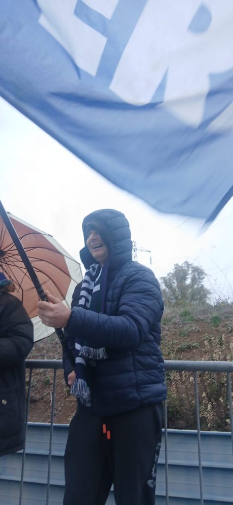 Il Cerveteri perde ad Aranova contro il Palidoro, ma vince sugli spalti. Bambini, famiglie e ultras hanno sostenuto la squadra sotto la pioggia