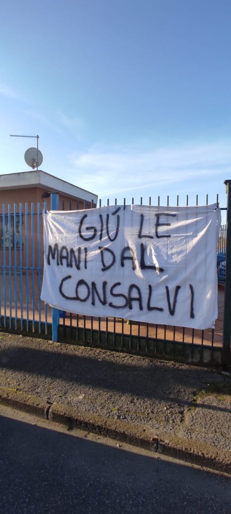 Il Consalvi a rischio chiusura. La protesta delle mamme: “È un’oasi felice, non spostateci al Montessori”