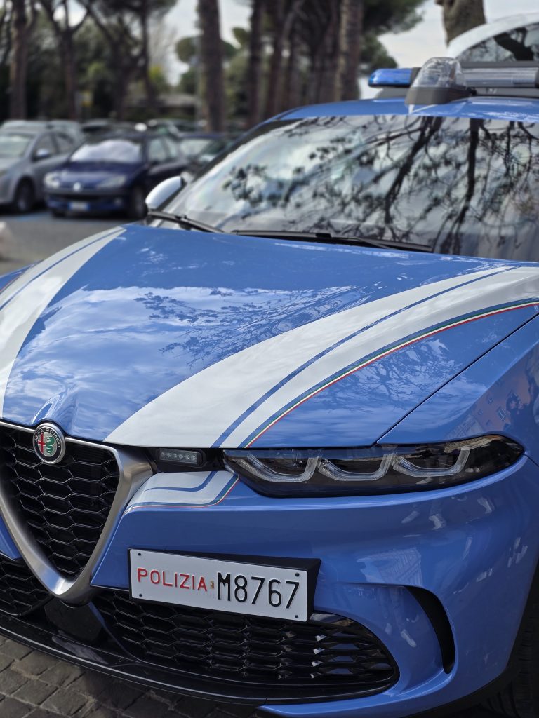 Dalla violenza in famiglia ai colpi nei supermercati: 4 arresti della Polizia