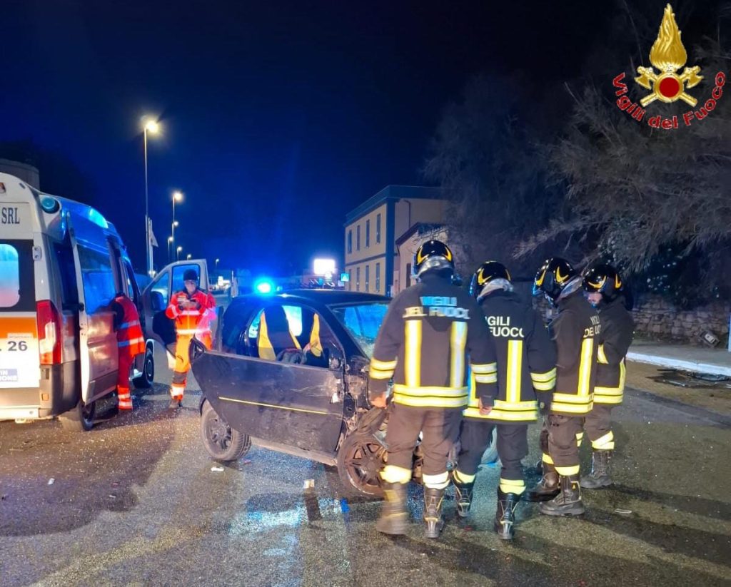 Civitavecchia, incidente sulla via Aurelia: intervengono i Vigili del Fuoco