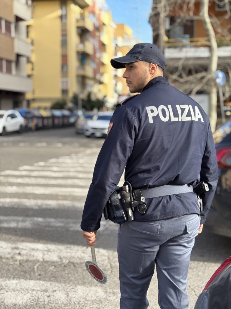 Molesta turista minorenne in metropolitana, 28enne arrestato dalla Polizia