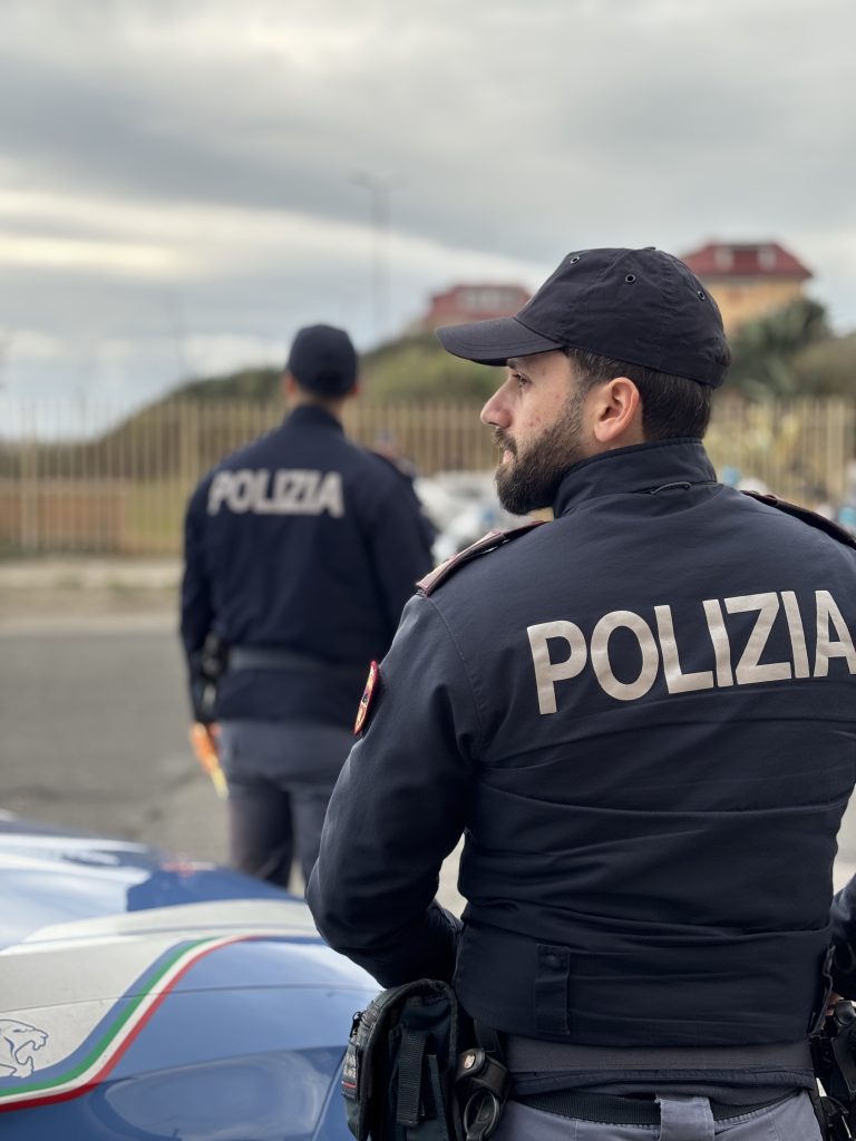 Evade dai domiciliari per perseguitare di nuovo la ex, la polizia esegue misura cautelare in carcere