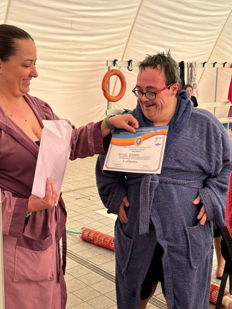 “Io lo chiama Danilo”. L’efficace risposta di una mamma a chi, nel 2026, chiama ancora “mongoloide” una persona Down