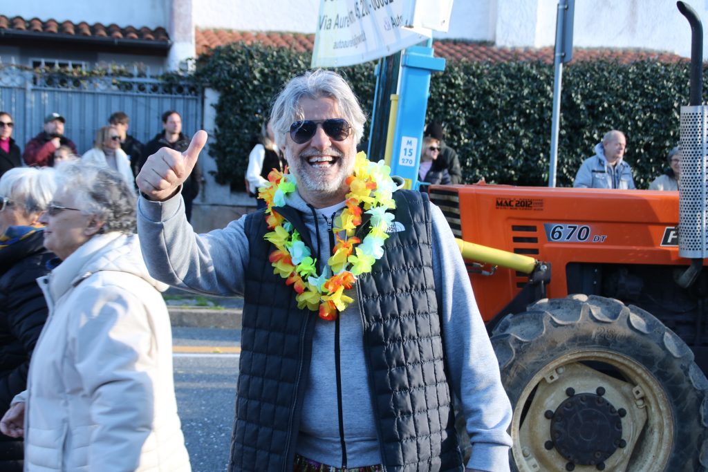 L'intervista a Paolacci prima della sfilata dei carri allegorici a Marina di Cerveteri